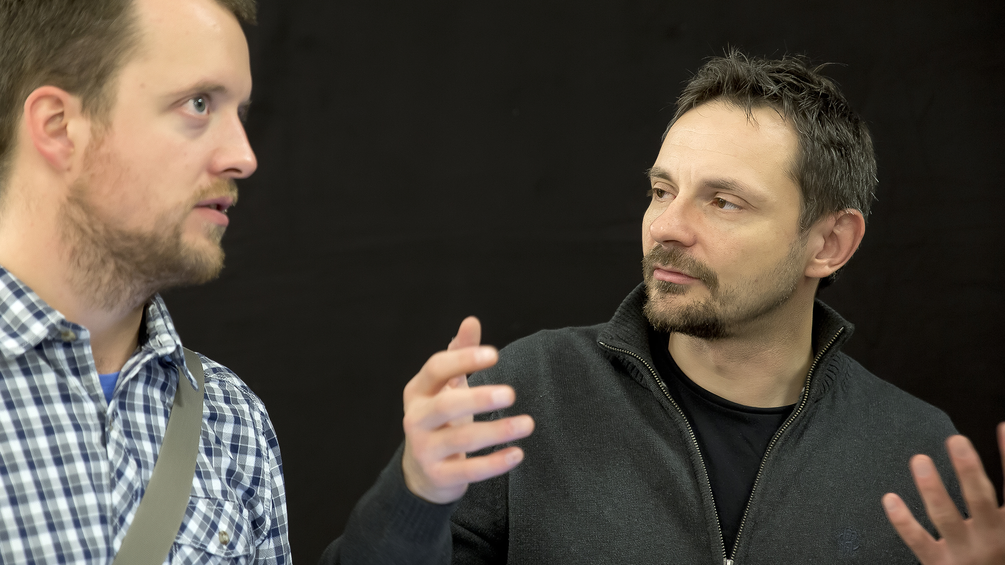 Roman explaining MuMu to visitors